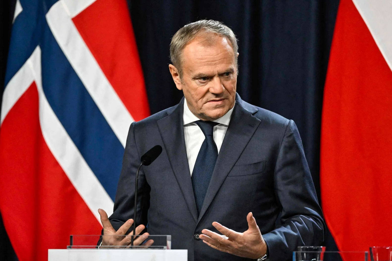 Polski premier na szczycie w Szwecji ogłasza ważną inicjatywę ws. bezpieczeństwa. Tusk na szczycie w Szwecji ogłasza ważną inicjatywę.