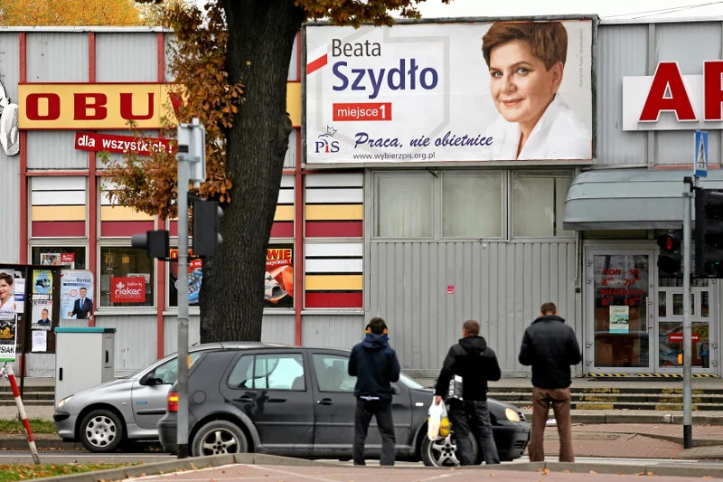 25.10.2015 Brzeszcze . Billboard Beaty Szydło . Miasto Brzeszcze w dniu wyborów parlamentarnych