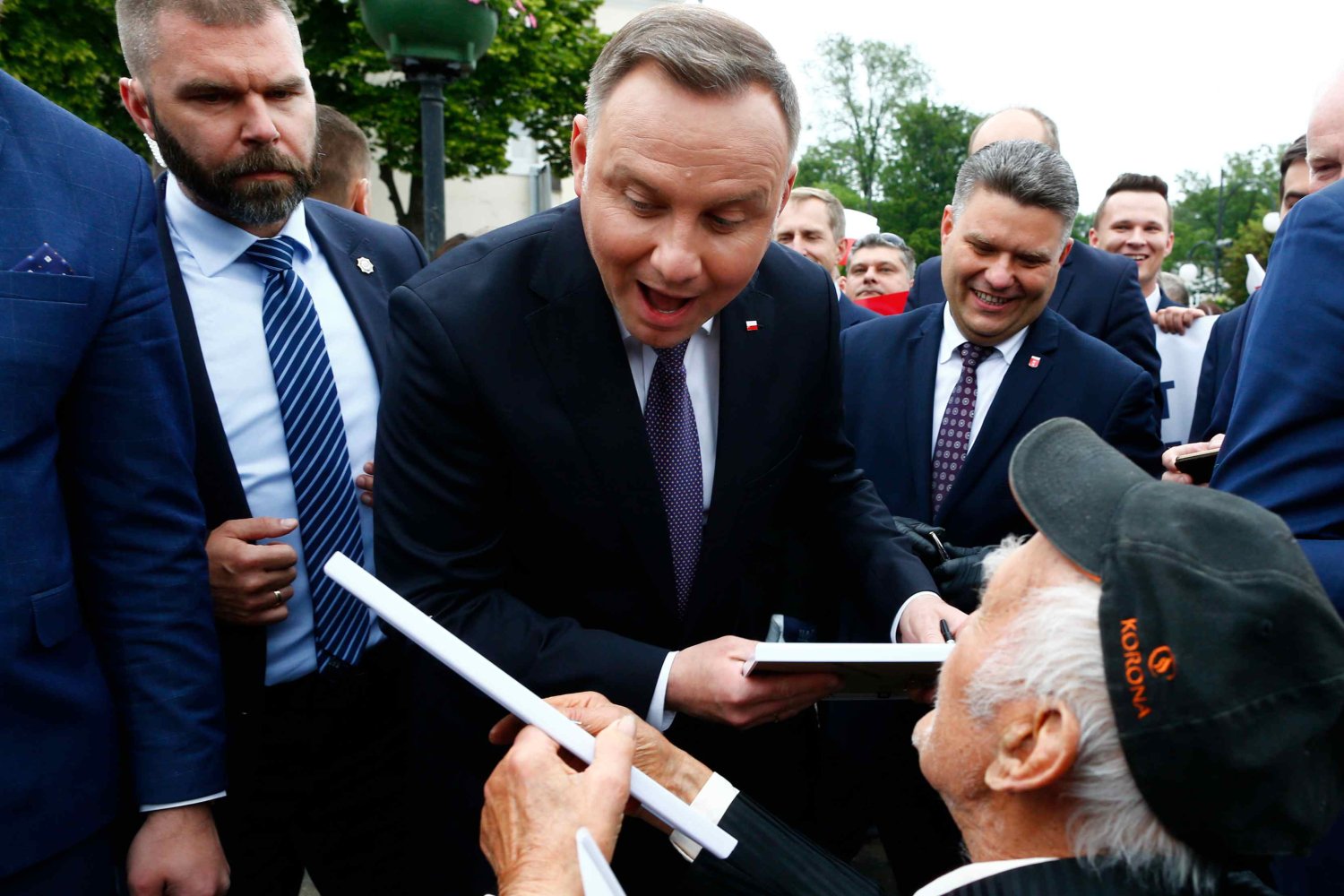 Andrzej Duda podczas wiecu wyborczego w Wieluniu przekonywał, że pokazał, co potrafi. Andrzej Duda w Wieluniu nawiązywał do osiągnięć Lecha Kaczyńskiego. Czy to reakcja na hasło wyborcze Rafała Trzaskowskiego nawiązujące do zmarłego prezydenta?