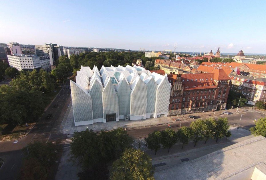 Filharmonia w Szczecinie. Budynek został nagrodzony elitarną nagrodą im. Miesa van der Rohe.