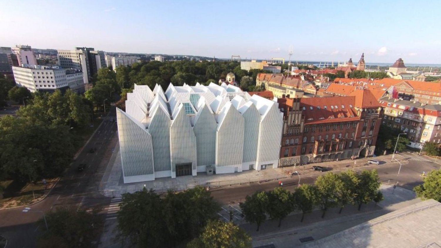 Filharmonia w Szczecinie. Budynek został nagrodzony elitarną nagrodą im. Miesa van der Rohe.