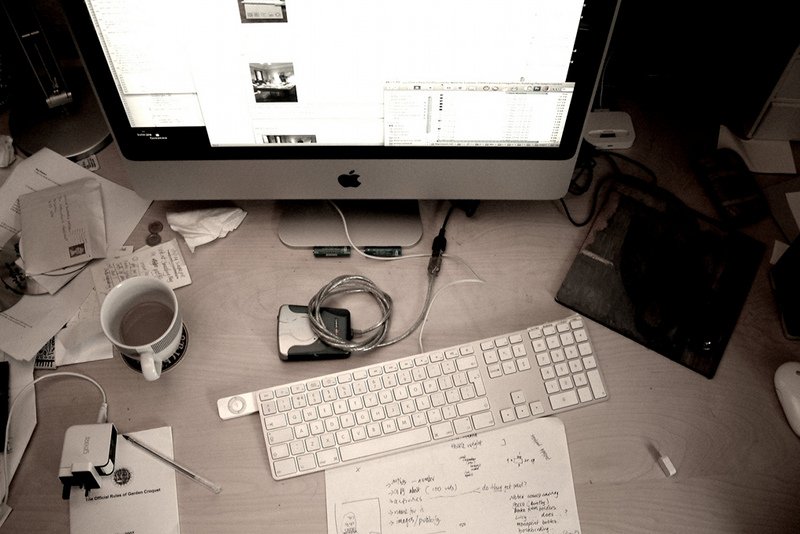 Blogerzy są traktowani poważniej niż kiedyś, niestety przed nimi jeszcze trochę pracy zanim pozbędą się łatki "kogoś z internetu".