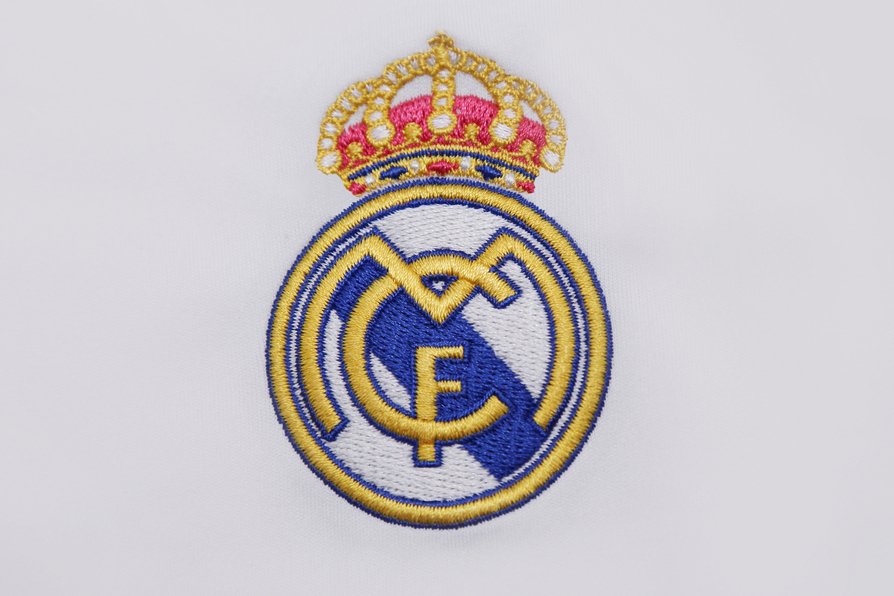 To już drugi raz, gdy Real usuwa krzyż ze względu na współpracę z muzułmanami.