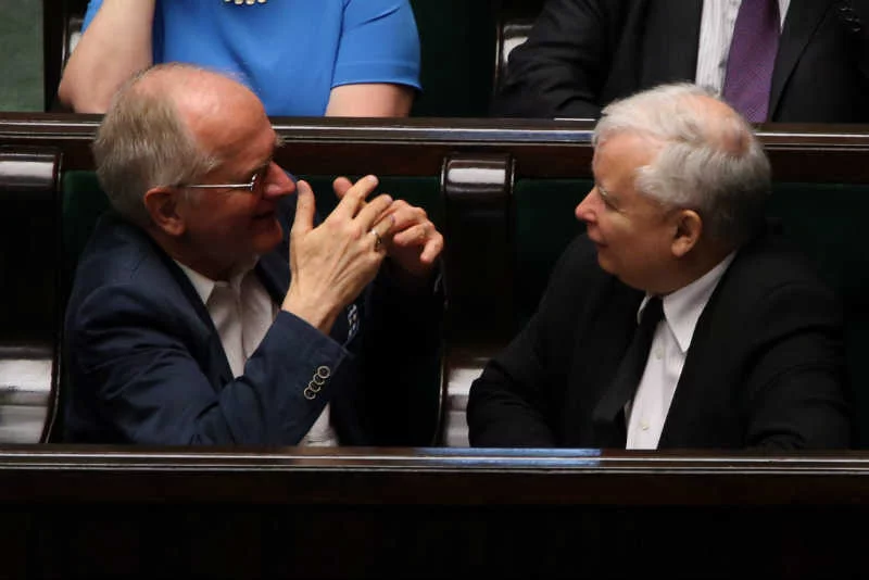 PO chce, by prokuratura zbadała wpływ Jarosława Kaczyńskiego na decyzję Rady Mediów Narodowych ws. odwołania Jacka Kurskiego z funkcji prezesa TVP. Na zdjęciu prezes PiS i szef RMN Krzysztof Czabański.