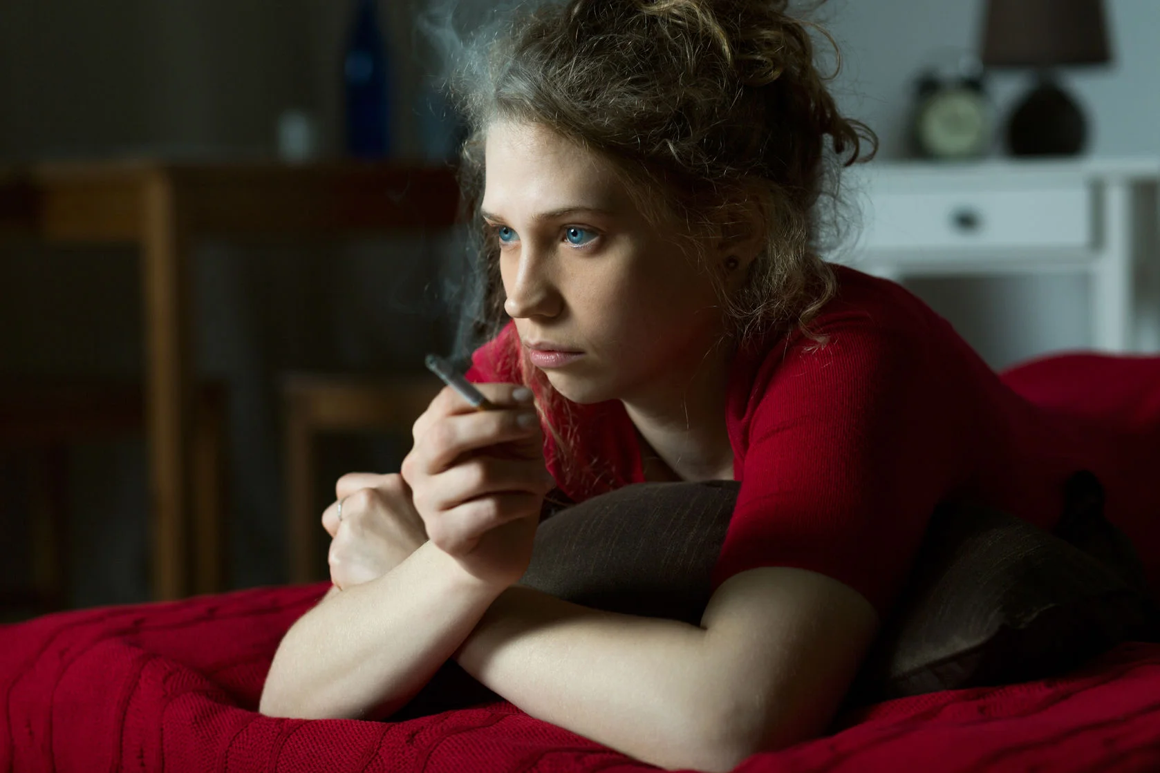 Na co dzień uśmiechnięte, dobrze ubrane, zadbane, wieczorem zrzucają szpilki i całą tę maskę szczęścia, i przy butelce wina zapadają w depresyjną samotność.