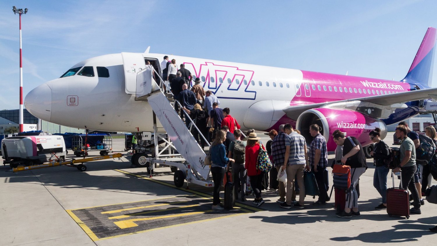 Wizz Air z nową trasą z Polski. Dwie znikną z rozkładu Wizz Air otwiera nową trasę z Polski, ale dwie kasuje