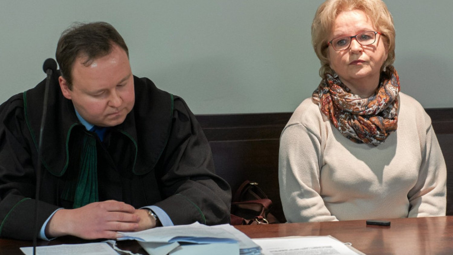 Prokuratura nie odpuszcza nauczycielce zdjęcia krzyża ze ściany. Symbol religijny został powieszony w pokoju nauczycielskim bez zgody kadry pedagogicznej.