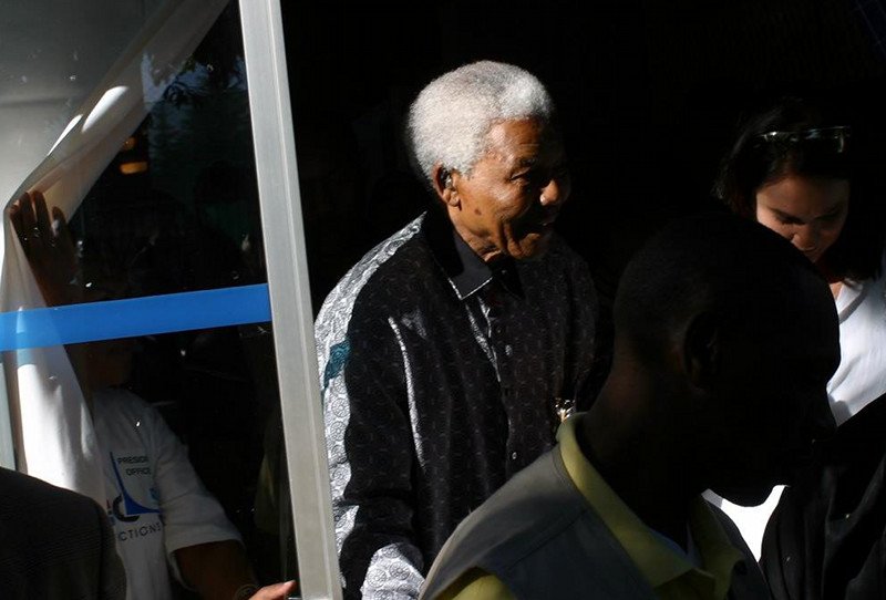 Media na bieżąco informują o stanie zdrowia Nelsona Mandeli. Jeśli umrze, to mają gotowe do publikacji materiały.