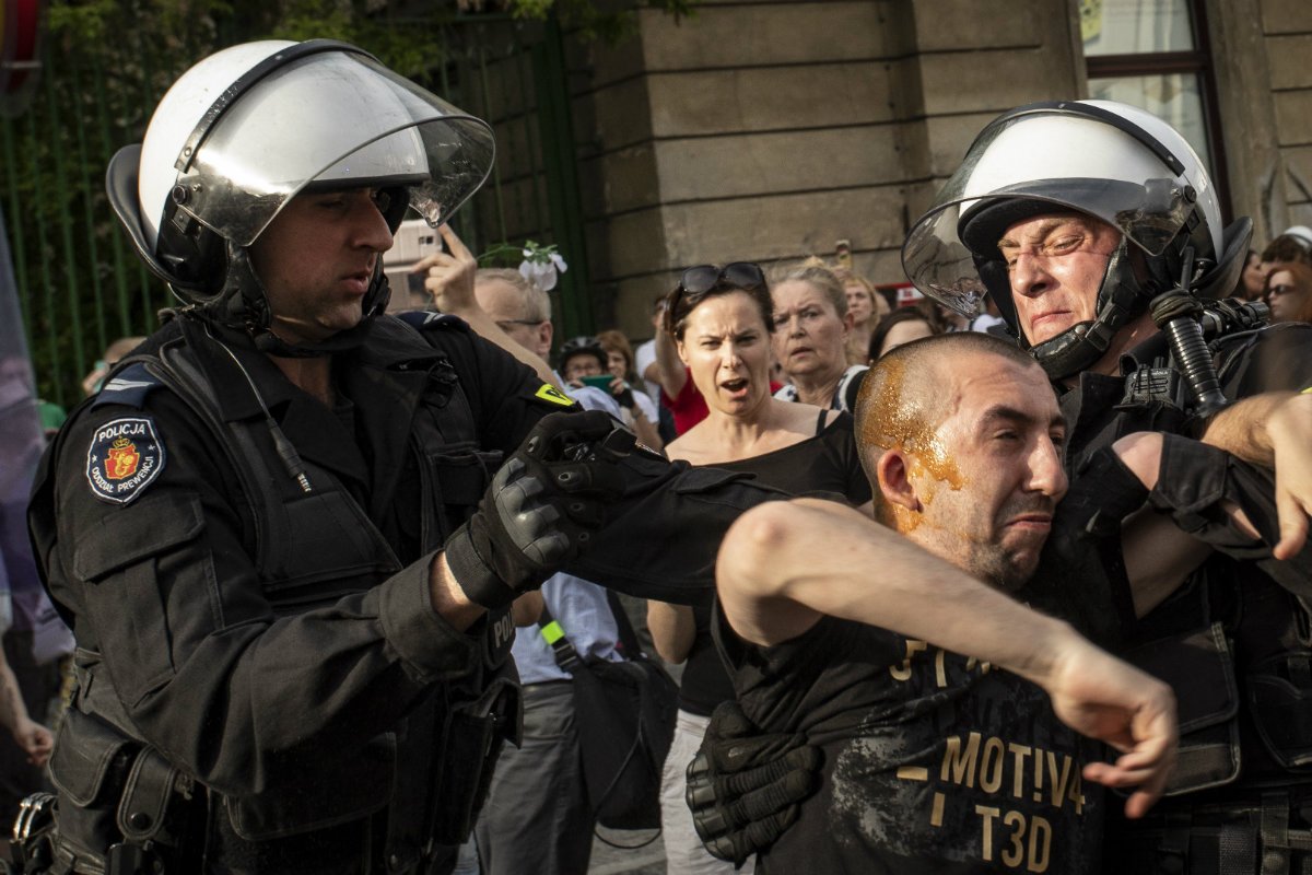 Blokada marszu ONR w Warszawie.