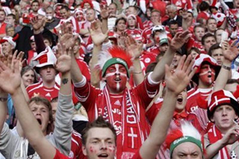 Duńscy kibice na wielkich imprezach są jednymi z najzagorzalszych. Tyle, że na Ukrainie wielu z nich zabraknie