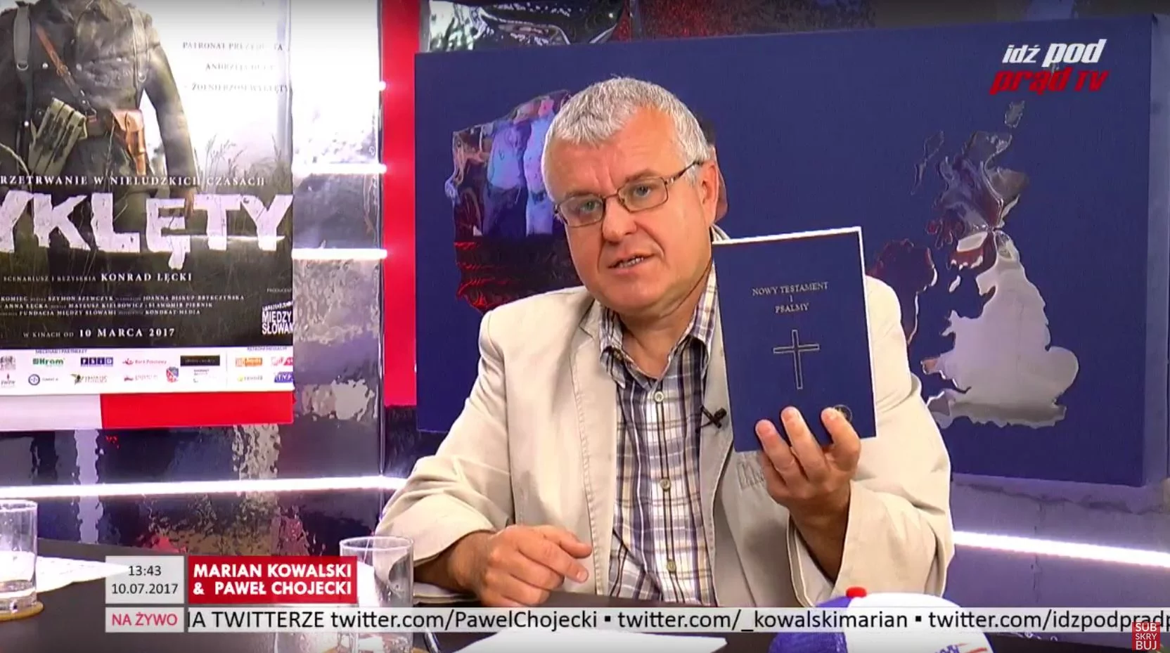 Pastor Chojecki najpierw wyzywa papieża, a potem wyciąga Nowy Testament.