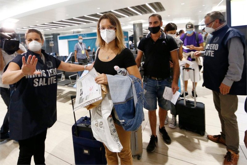 Nowa odmiana koronawirusa dotarła do Włoch.