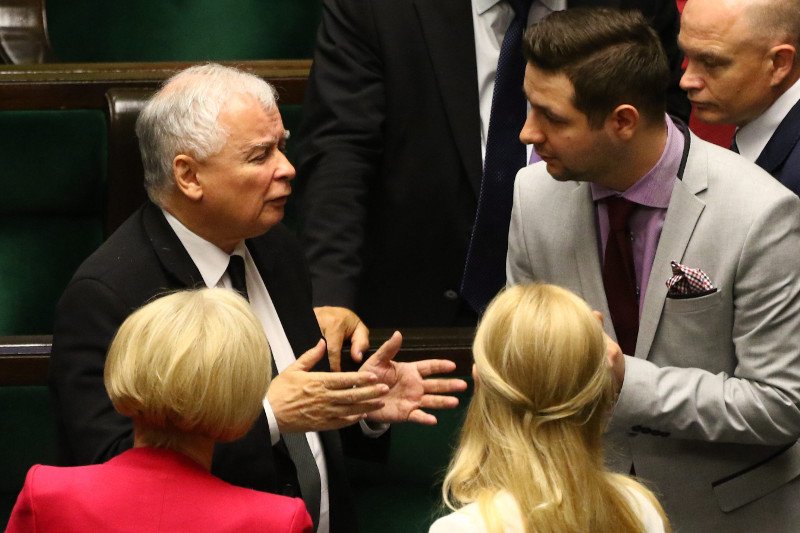 Jarosław Kaczyński naprawdę wczoraj wściekł się w Sejmie. Poszło o jego... kota.