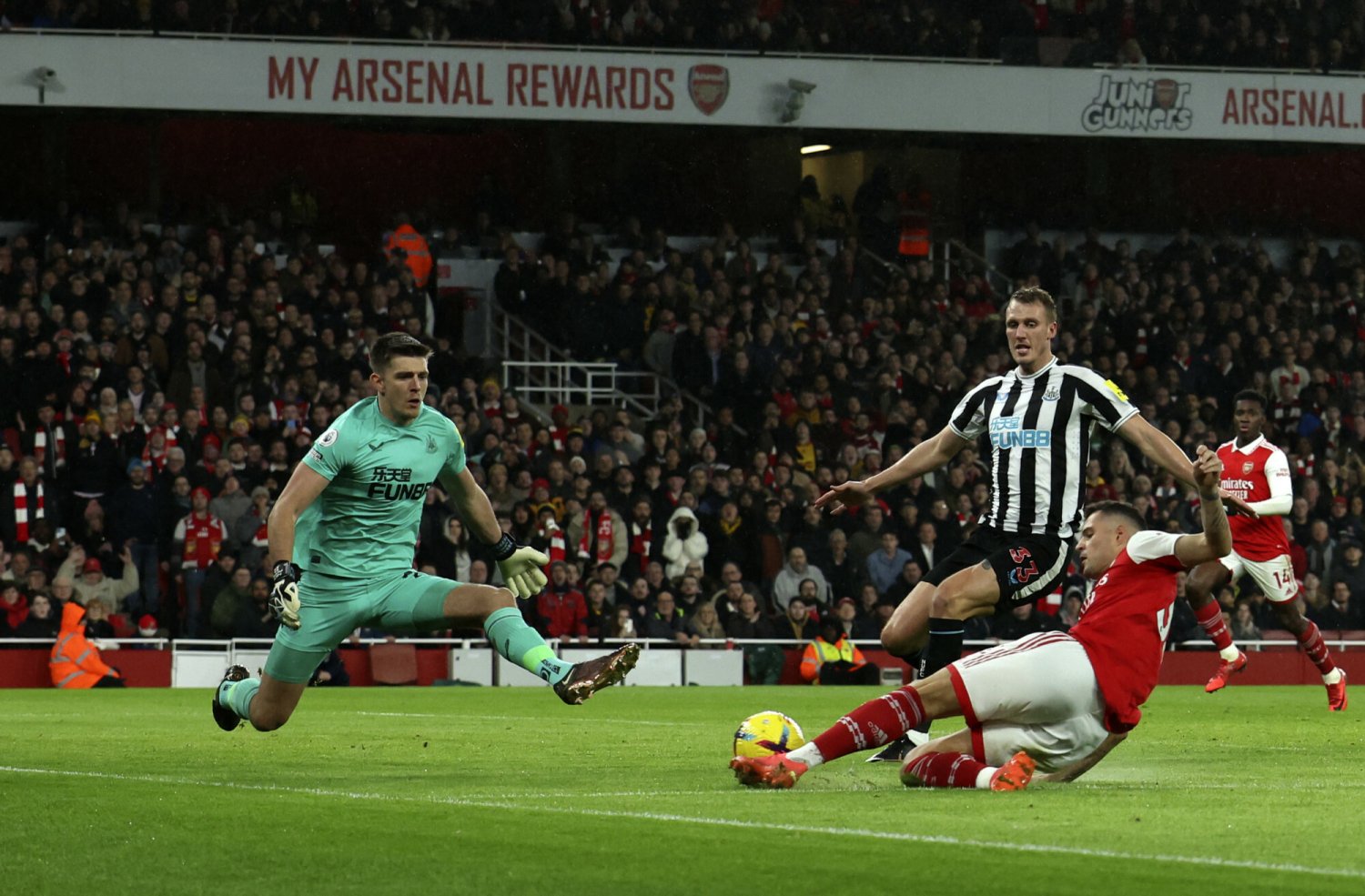 Koniec zwycięskiego marszu Arsenalu Londyn. Zaczyna się wielki pościg w Premier League