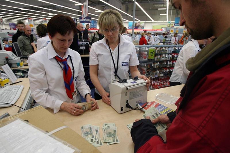 Czy udostępniając kasjerowi nasz kod pocztowy umożliwiamy sklepom dotarcie także do naszego adresu i numeru telefonu?