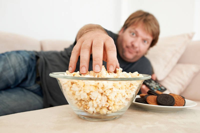 Wprowadzić podatek od niezdrowych przekąsek?