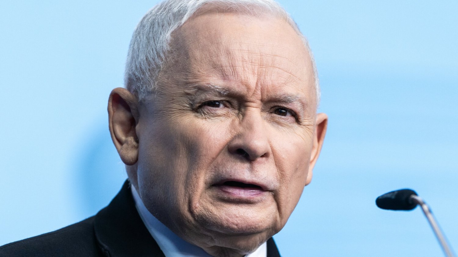PiS grzmi o zdrajcach na rzecz Platformy. Eksperci tłumaczą, co się dzieje.