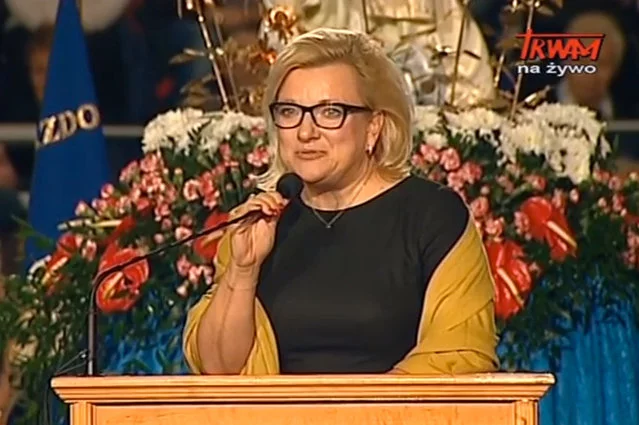 Beata Kempa przemawia na urodzinach Radia Maryja.