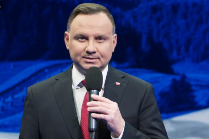 Andrzej Duda zapowiada dodatkowe wsparcie dla osób, które straciły pracę w wyniku kryzysu.