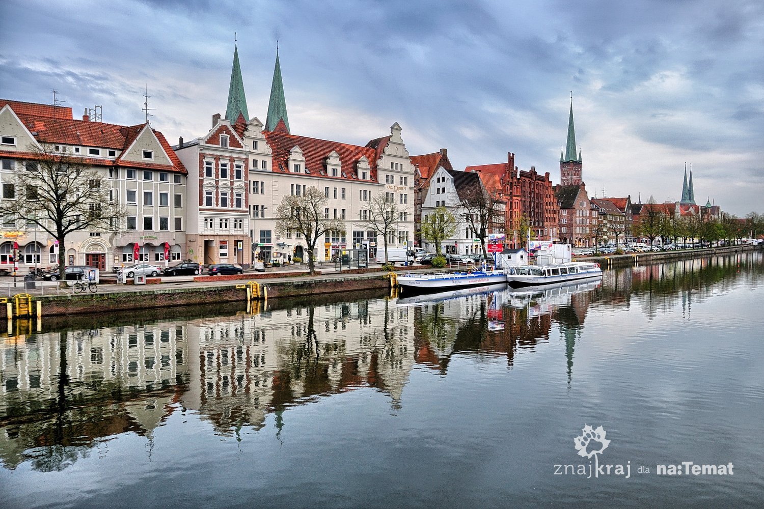 Lubeka, widok miasta nad rzeką Trave