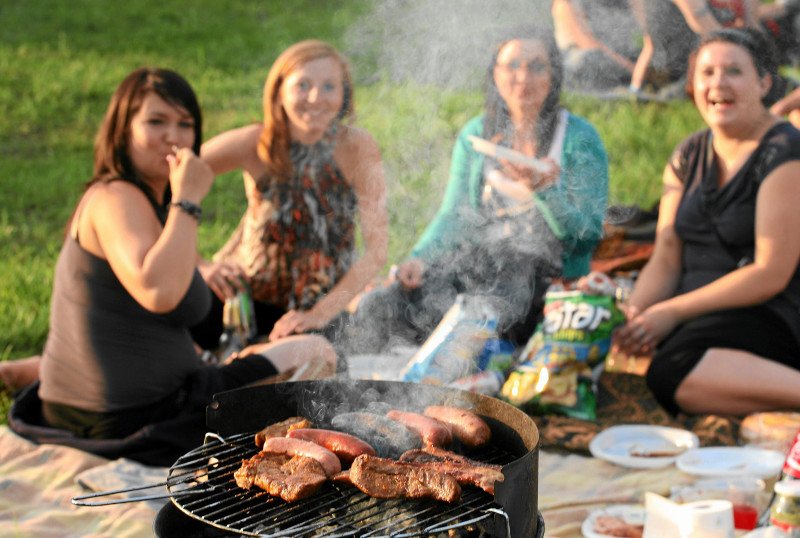 Polacy pokochali grillowanie.