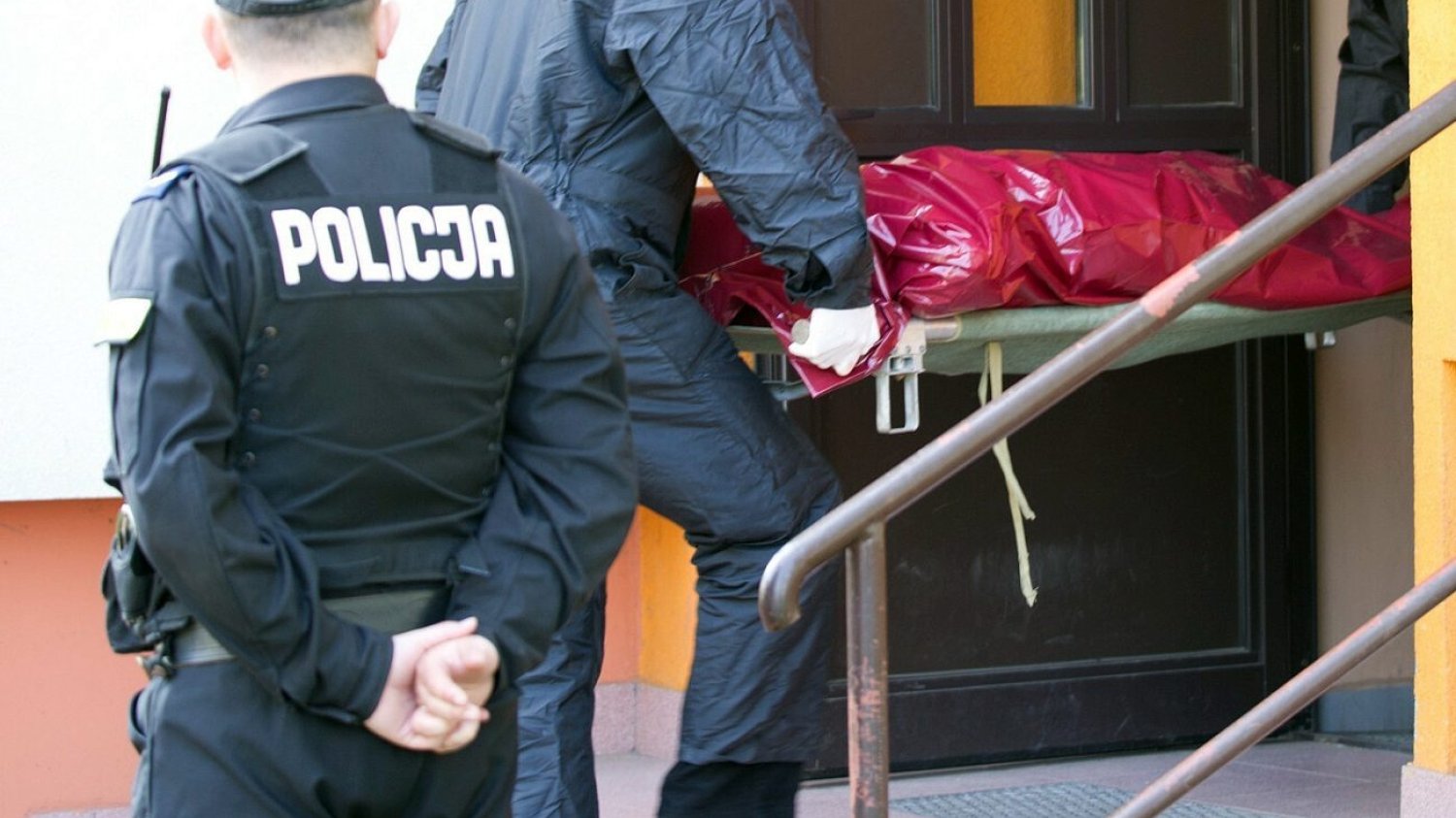 Szok w Niedzielę Wielkanocną. Polska policja znalazła w domu cztery ciała (zdjęcie ilustracyjne).