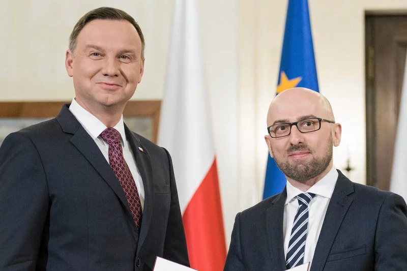 Krzysztof Łapiński, rzecznik Andrzej Dudy grozi posłom PiS. Niech lepiej wstrzymają się przed pokusą manipulowania prezydenckimi zmianami ustawy sadowniczej.