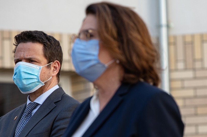 Nieoficjalne pogłoski, że Rafał Trzaskowski mógłby wystartować na prezydenta RP wywołały obawy, co dalej z Warszawą. Kto z PiS zostałby komisarzem w stolicy?