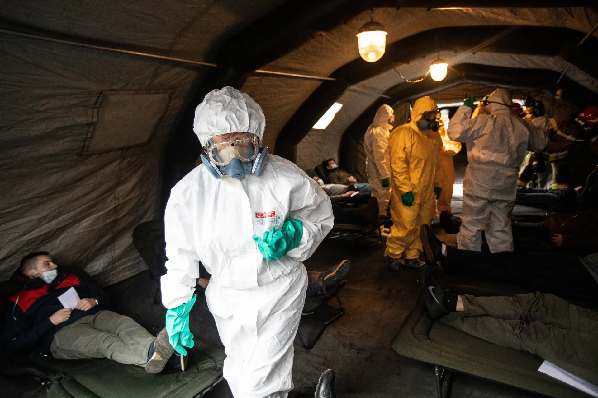 Szpital polowy powstanie ostatecznie w Ciechocinku. Toruń: szpital polowy miał powstać tam, gdzie kręcono serial TVN "Lekarze".
