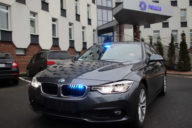 Suwałki: policja rozbiła nieoznakowany radiowóz BMW. Na zdjęciu podobny radiowóz, ale z innej komendy.