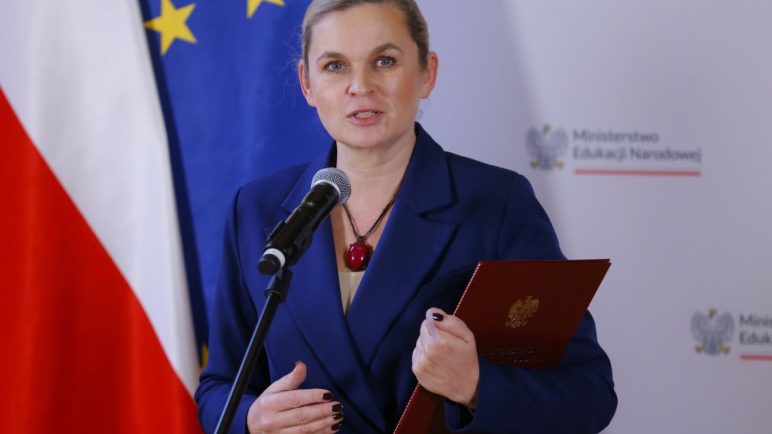Edukacja zdrowotna i edukacja obywatelska w szkołach od września 2025r. Jest podpis Nowackiej.