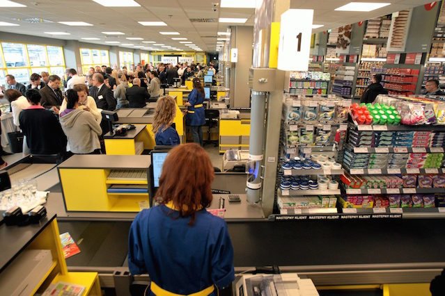 Menedżerka sieci handlowej wytrzymała na kasie tylko trzy dni.