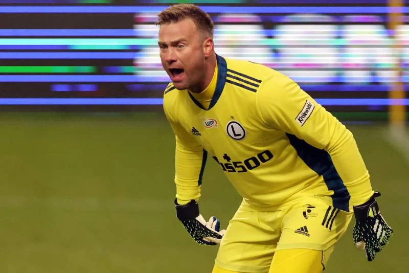 Wiadomo, gdzie zamieszka Boruc po odejściu z Legii. Deklaracja Sary Boruc-Mannei.