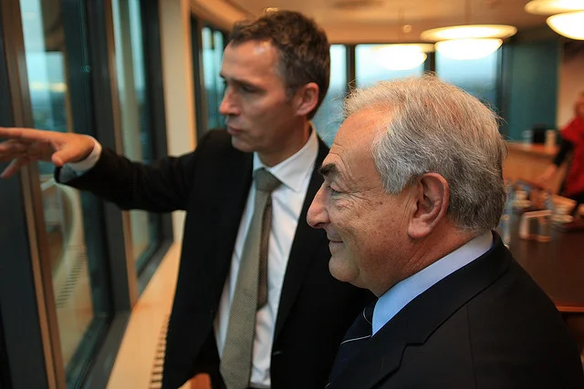 Na pierwszym planie: Domin Strauss-Kahn
