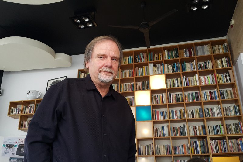 Nie samą fotografią Chris Niedenthal żyje. Sławny dokumentalista epoki PRL-u oddycha z ulgą, gdy dowiaduje się, że nie zapytam go o "Czas Apokalipsy" w kinie Moskwa, jego najbardziej znane zdjęcie ze stanu wojennego.