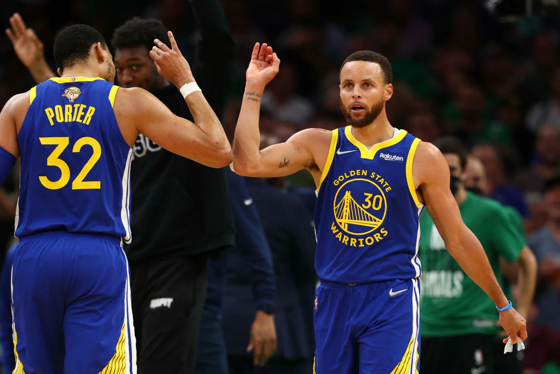 Stephen Curry poprowadził swoich Golden State Warriors do siódmego w historii mistrzostwa NBA