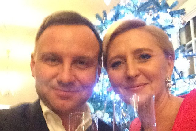 Andrzej Duda pokazał dystans?
