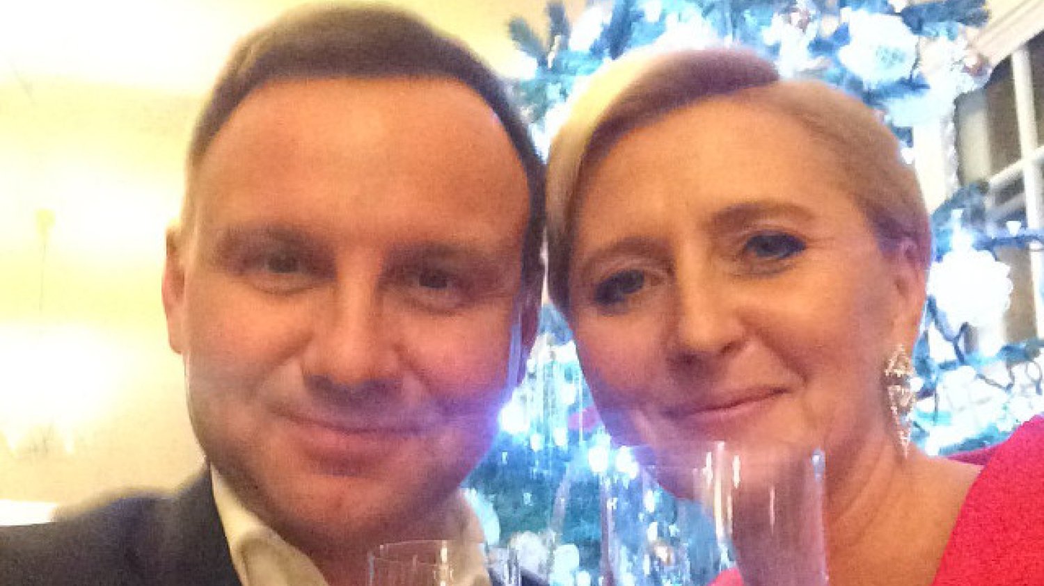Andrzej Duda pokazał dystans?