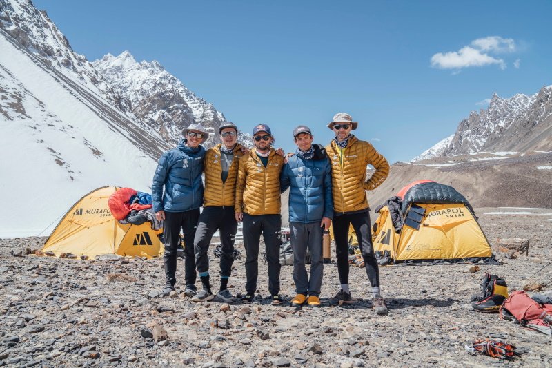Andrzej Bargiel ze swoją ekipą w Krakorum