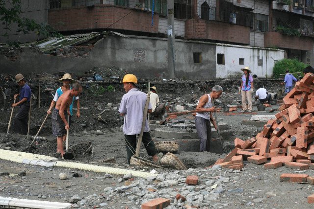 Tak Chińczycy odbudowywali swoje domy po tragicznym trzęsieniu ziemi, do jakiego doszło w maju 2008 roku.