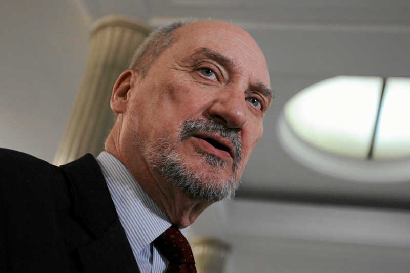 Lasek do Macierewicza: Najpierw pokaż dowody, potem niech spotkają się eksperci.