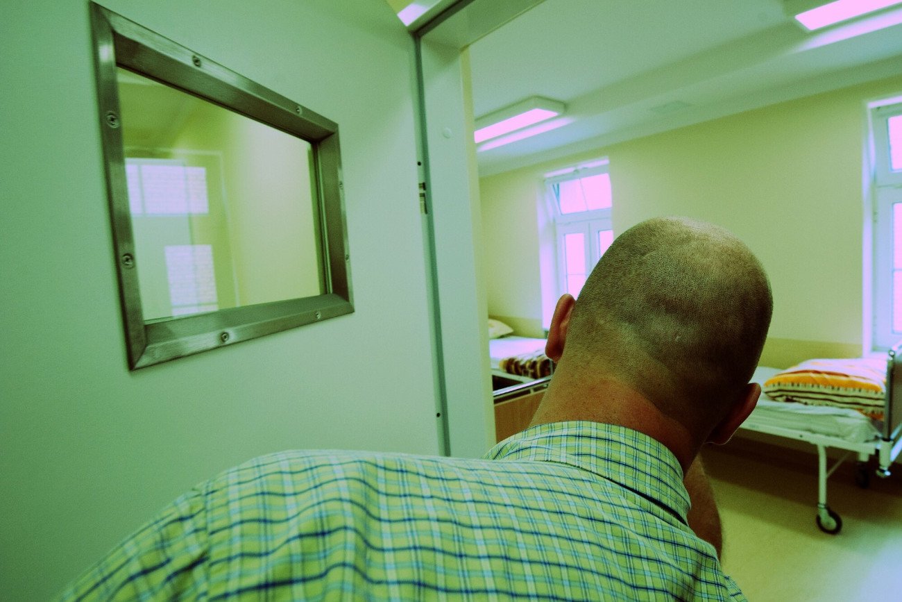 Nowela ustawy o ochronie zdrowia psychicznego rozszerzy możliwość przymusowej hospitalizacji psychiatrycznej.
