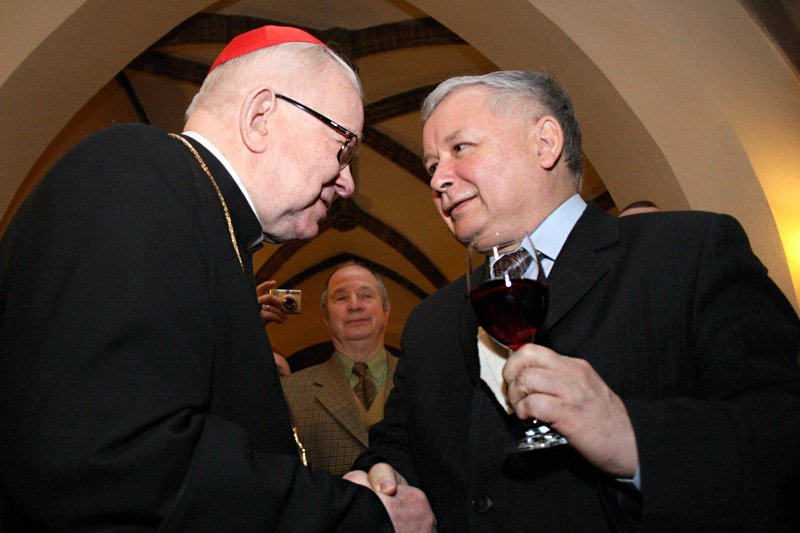 Jarosław Kaczyński przekonuje, że w przeciwieństwie od niego, premier Donald Tusk jest wrogiem chrześcijaństwa.