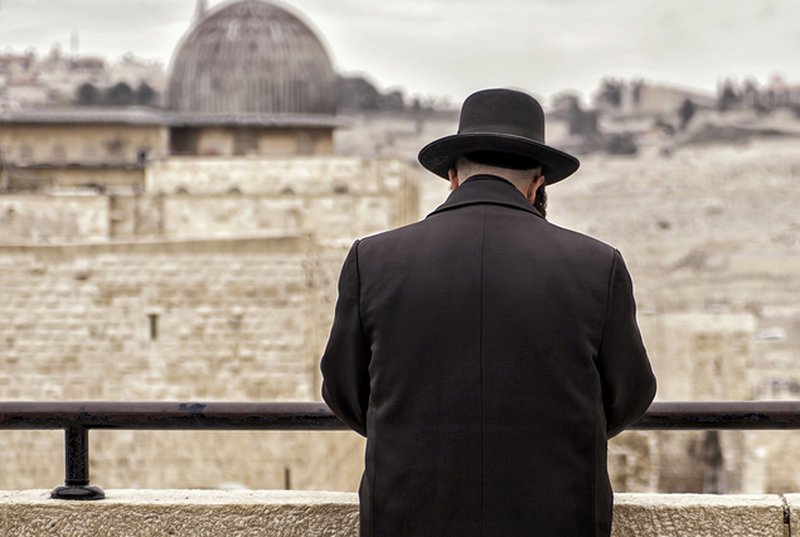 Co łączy Greka, Saudyjczyka i Polaka? Antysemityzm. Co szósty człowiek nie lubi Żydów, wynika z ankiety ADL