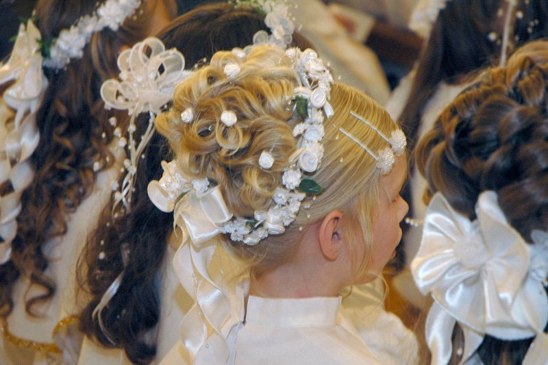 Komunijne szaleństwo trwa. Dziewczynki z Gwoźnicy Górnej wkrótce znów odwiedzą fryzjera. Chcą oddać włosy dla chorych na raka.