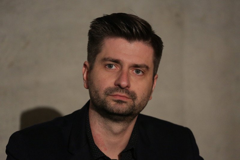 Krzysztof Śmiszek chce wesprzeć swojego partnera Roberta Biedronia i wejść do polityki.