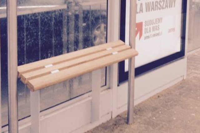 Warszawski ZTM zrezygnował z pochylonych ławek