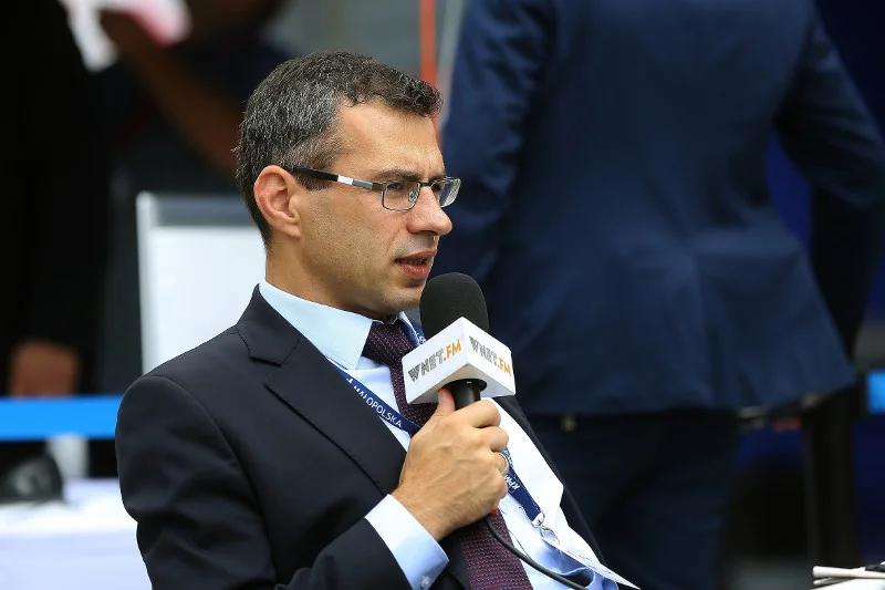 Jacek Karnowski w osobliwy sposób wyjaśnił aferę w KNF.