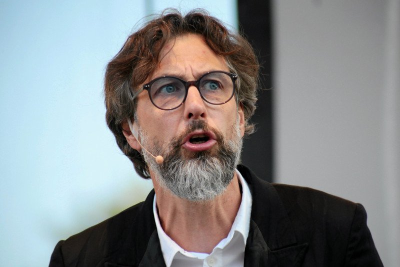 Komik Szymon Majewski też skomentował głośny tweet Donalda Tuska. I wykpił reakcję PiS.