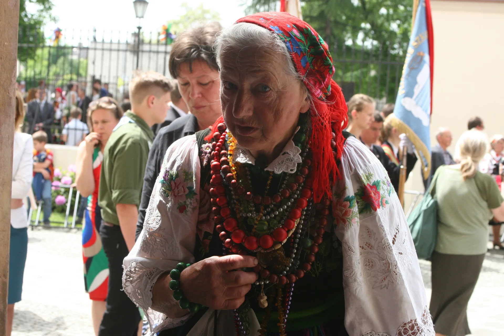 Uczestniczka procesji w Łowiczu